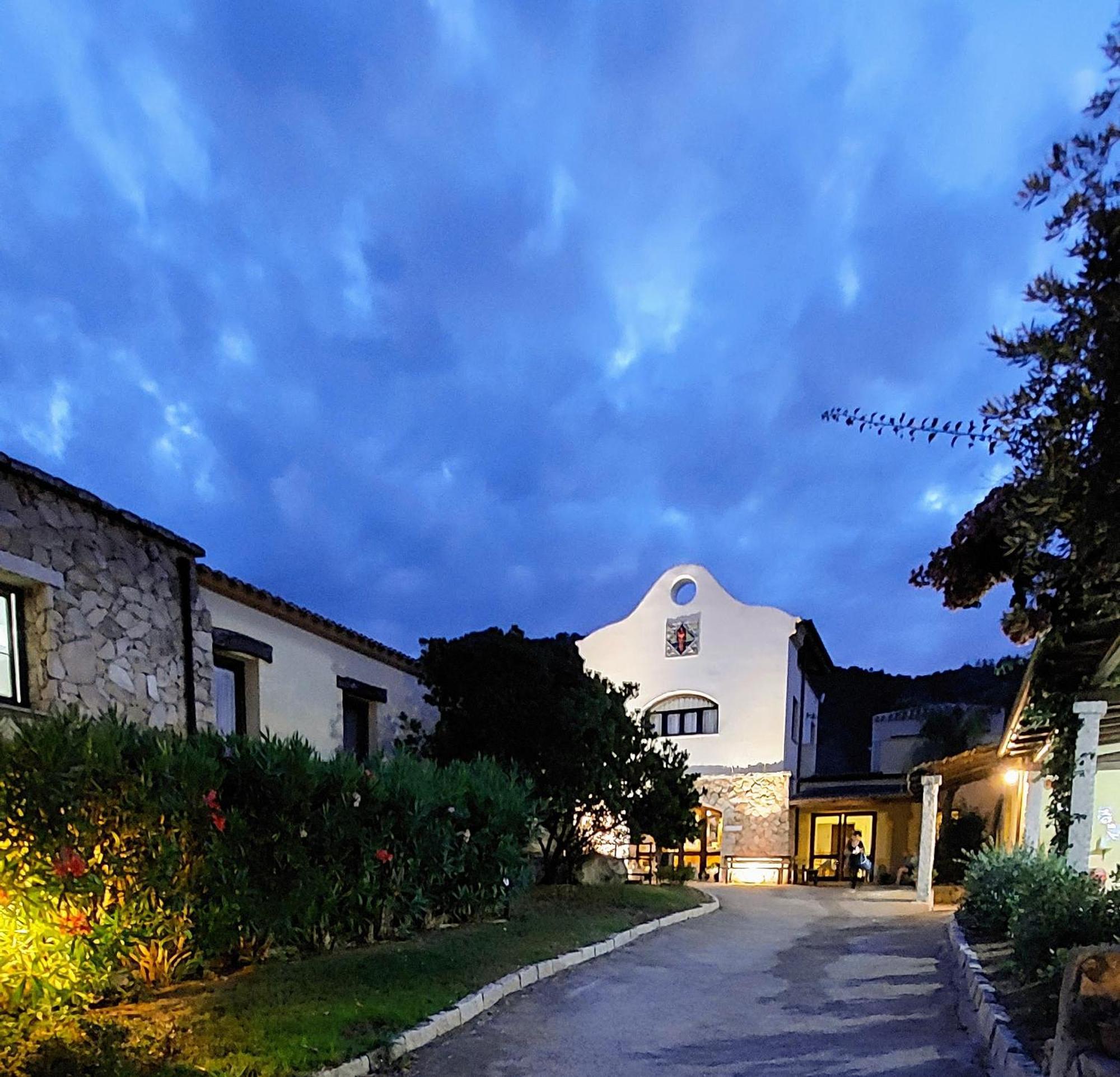 Hotel Cardedu Exterior foto